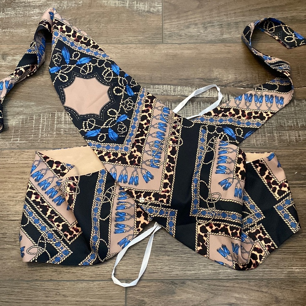 Superdown Criss Cross Crop Top